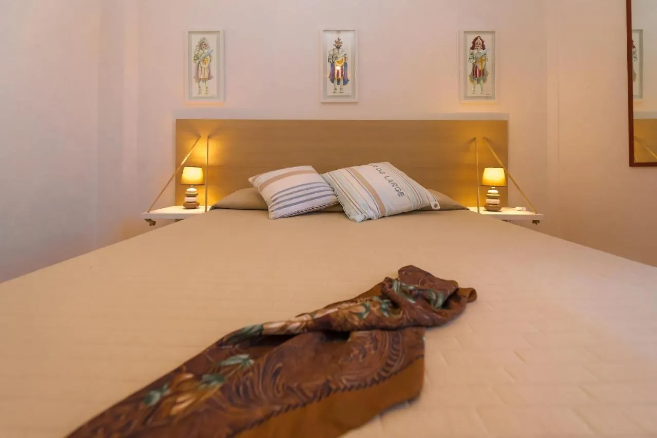 Dom wakacyjny Dimore Di Mare - Beachfront Apartments Santa Flavia
