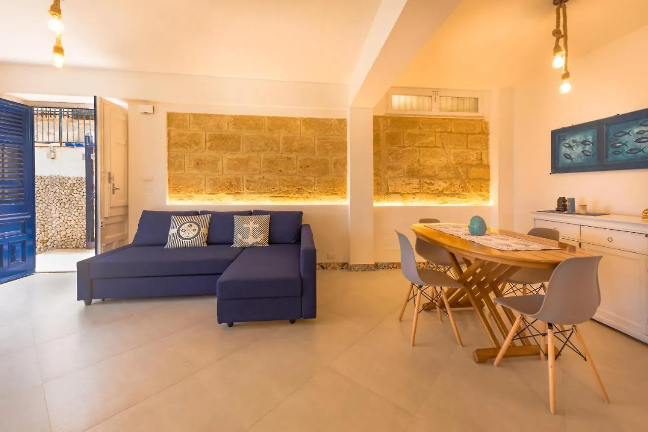 Dimore Di Mare - Beachfront Apartments Santa Flavia Italy