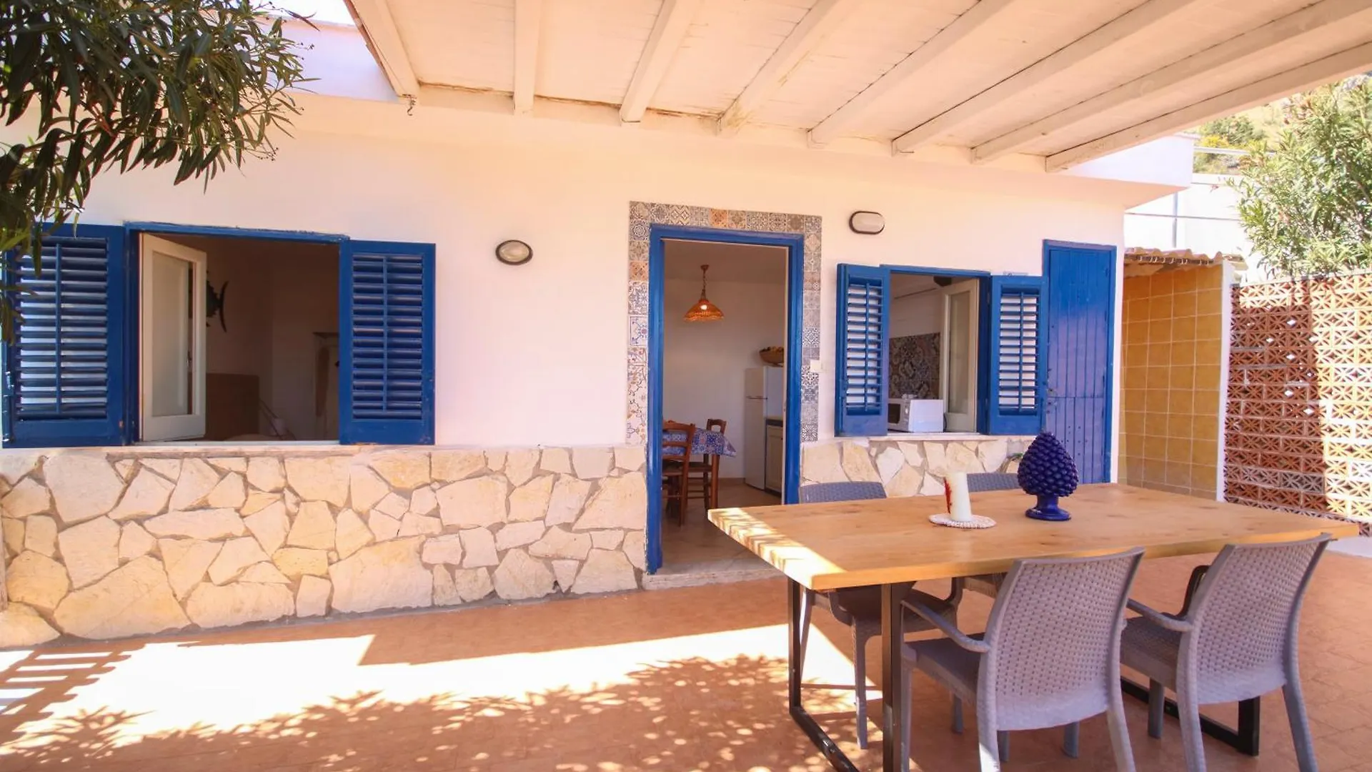 Dimore Di Mare - Beachfront Apartments Santa Flavia Holiday home